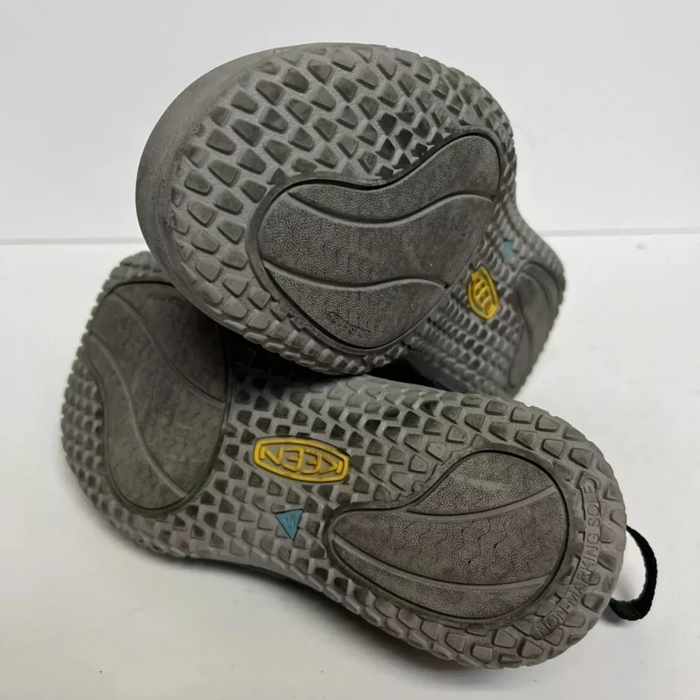 Keen Youth Stingray Sandals Black, Girls’ Size 2 M.